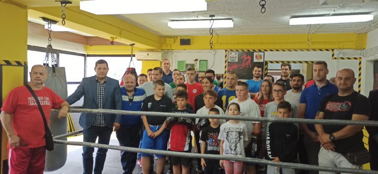 Donacija za rumski boks klub