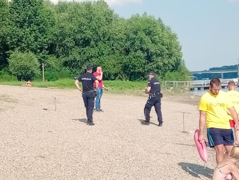 Eksplozivna naprava na mitrovačkoj plaži