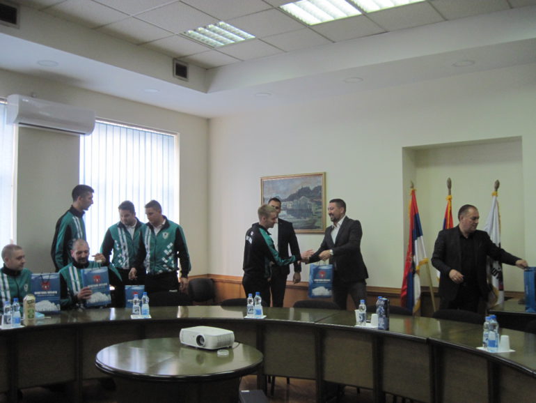 Predsednik opštine ugostio rukometaše