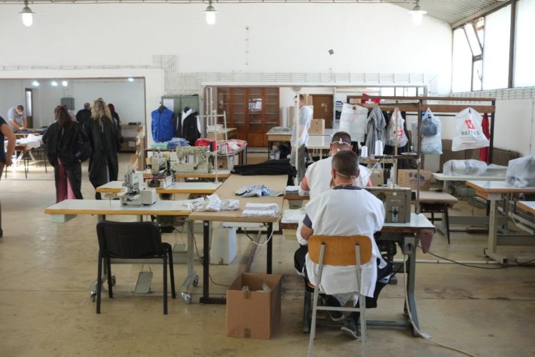 Maske za mitrovačke osnovce