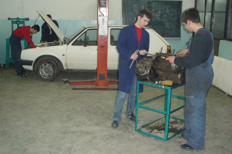 Iskustva Tehničke škole u Staroj Pazovi sa dualnim obrazovanjem: dobar model za mehaničare