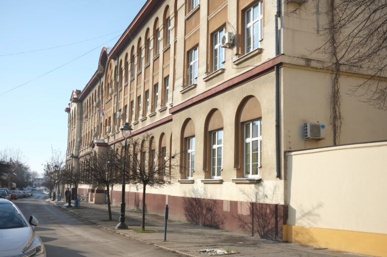 Učenici se vraćaju u klupe