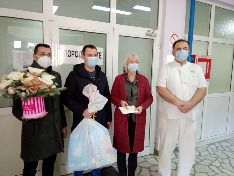 Stigli pokloni za prve bebe