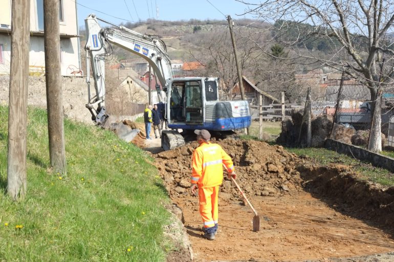 Pocela rekonstrukcija puteva u Ležimiru