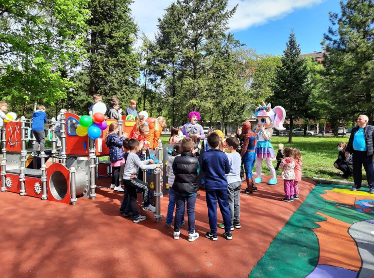 Otvoreno dečije igralište u naselju “Matija Huđi”