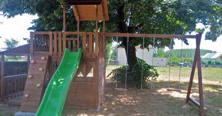 Novo dečje igralište za mališane iz Ogara