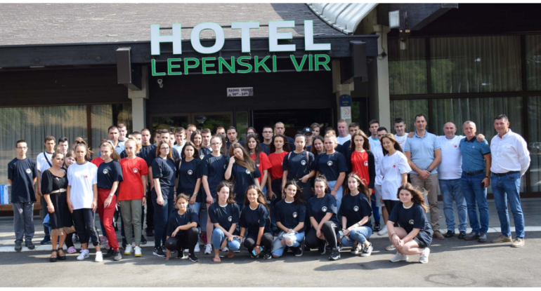 Deca sa Kosova i Metohije u poseti Lepenskom Viru