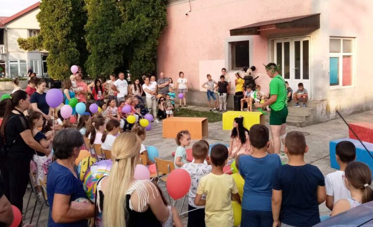Predstave za mesec dana pogledalo više od 900 mališana