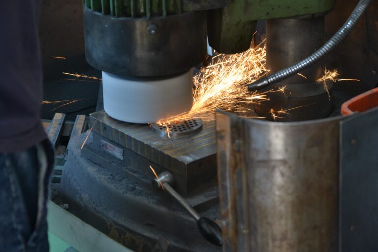 Dok svi tupe, on oštri