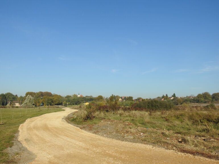 Prohodniji put do vikend naselja Lipovača