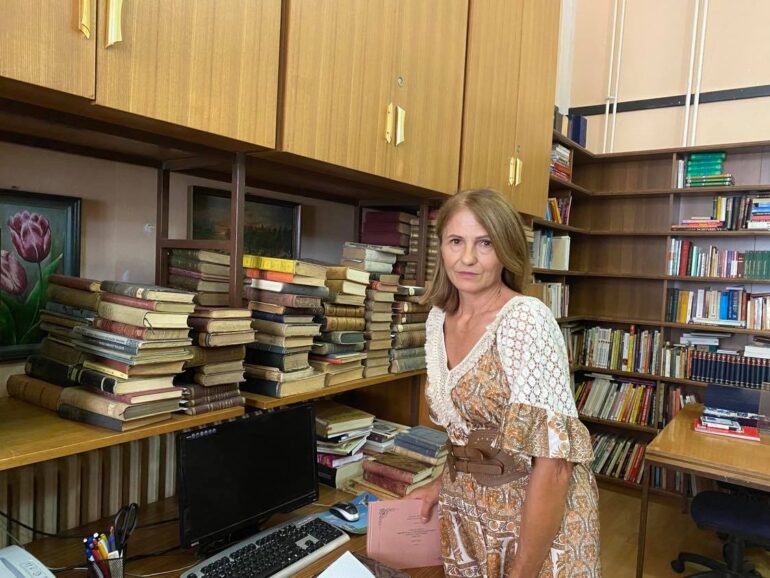 Bibliotekarka Borka Beuković Ćosić brine o starim i retkim knjigama