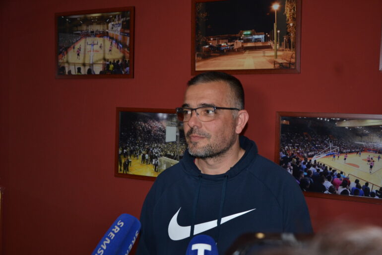 Visoka izlaznost u Sremskoj Mitrovici, SNS i Vučić u prednosti