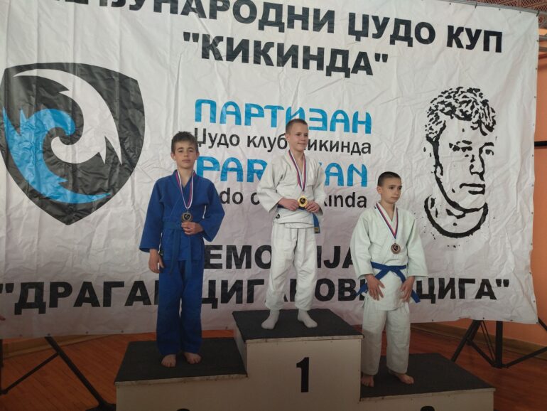 Laćaračkim džudistima tri medalje u Kikindi