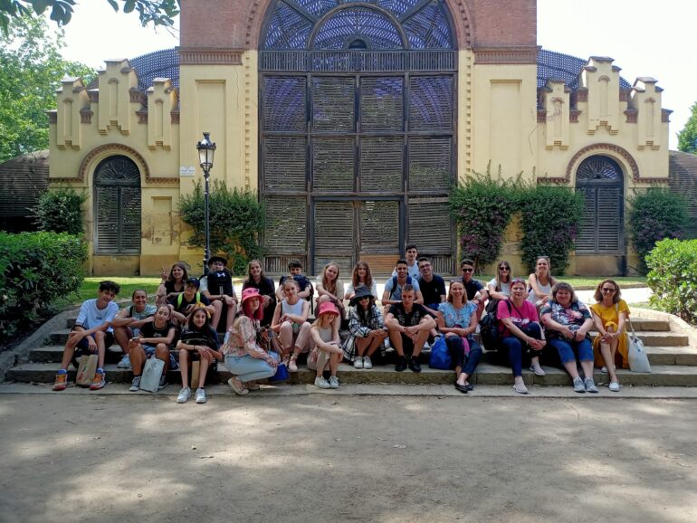 Učenici mitrovačke ekonomske škole posetili Španiju u okviru Erazmus+ projekta „Tiny Steps for Great Changes“