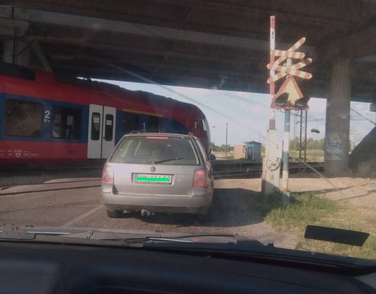 Malo kreni, malo stani…