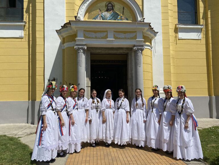 PREDAVANjE O RUMSKIM KRALjICAMA: Jedinstven stari običaj Kraljice 