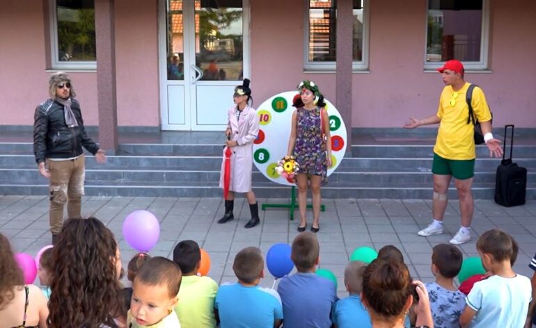 Predstave za decu u Donjem Tovarniku, Brestaču i Subotištu