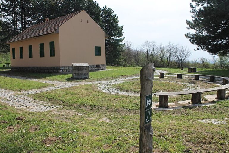 POVODOM 50 GODINA OD IZGRADNJE SPOMEN – OBELEŽJA ROHALJ BAZE: Oaza sigurnosti na Кunjatu