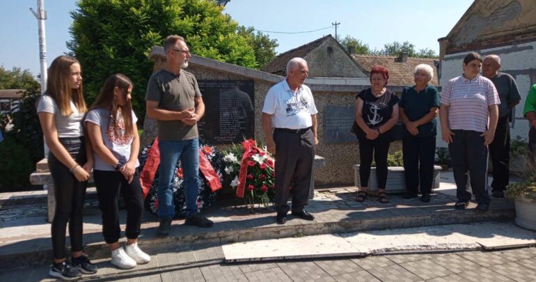 Brojna uklesana imena obavezuju Kupince