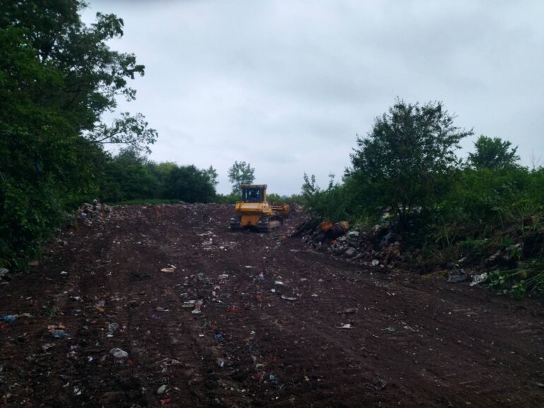 Uređena deponija u blizini sela