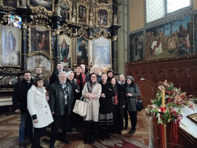 U okviru „Karlovačke božićne idile“ nastupio hor iz Sremske Mitrovice