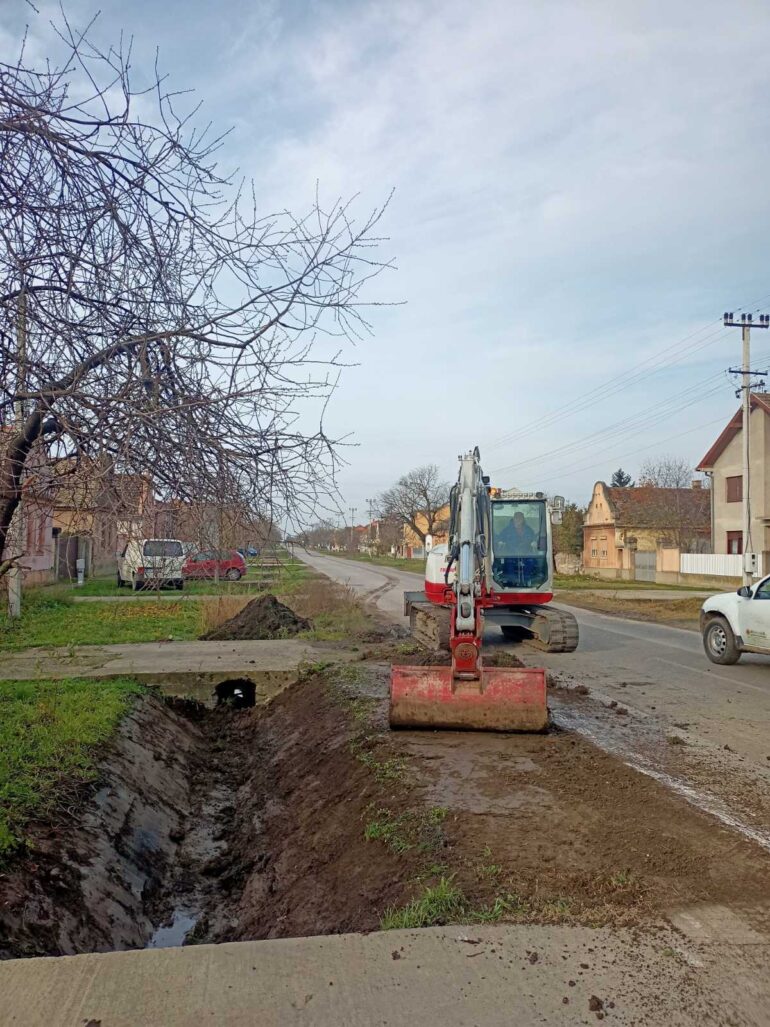RADOVI U MESNOJ ZAJEDNICI MARTINCI – ZA LEPŠI IZGLED SELA