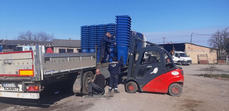 Laćarci dobijaju plave kante