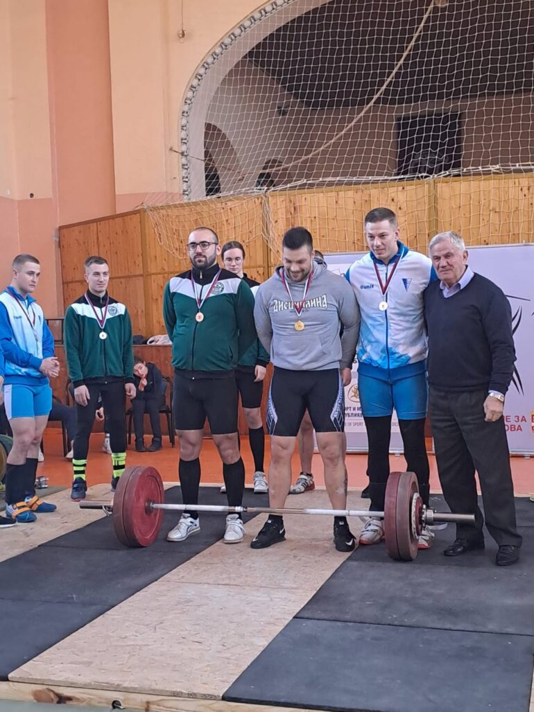      Pet medalja na Pojedinačnom prvenstvu Vojvodine za inđijske dizače tegova