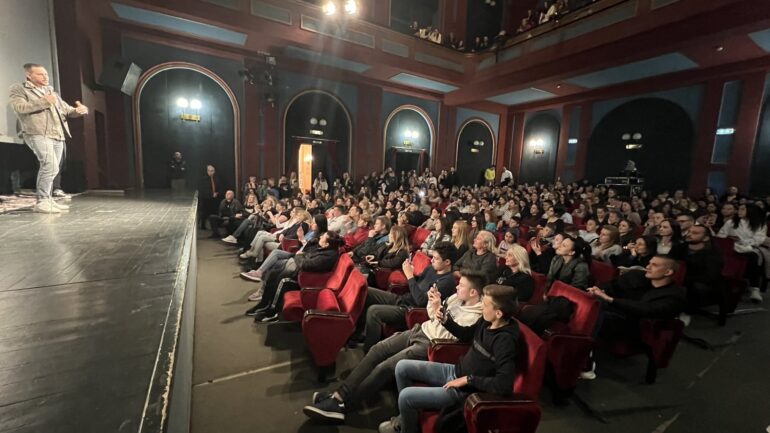 Projekcija filma „Izazov“ održana u Sremskoj Mitrovici