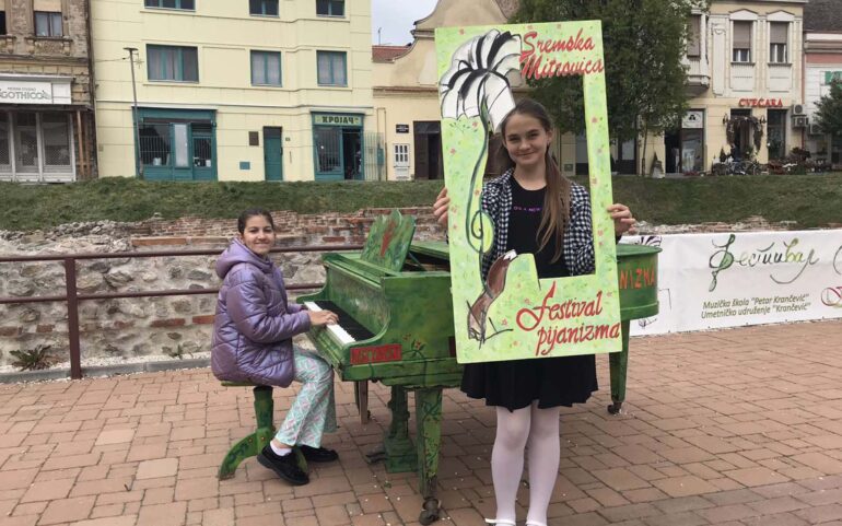 Dve nagrade za mlade pijanistkinje