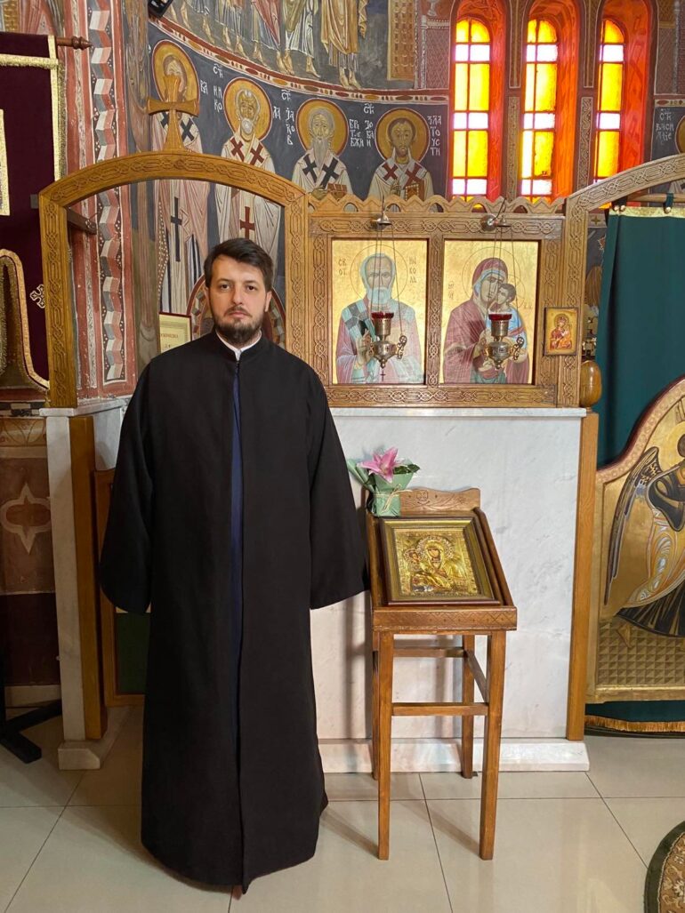Novi sveštenik u hramu u Mačvanskoj Mitrovici