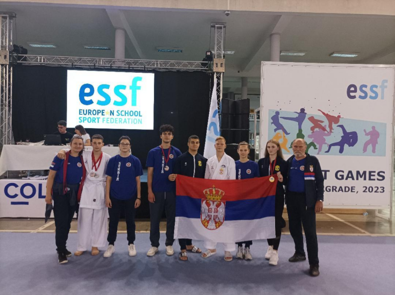 Pet medalja za inđjski „Sensei“