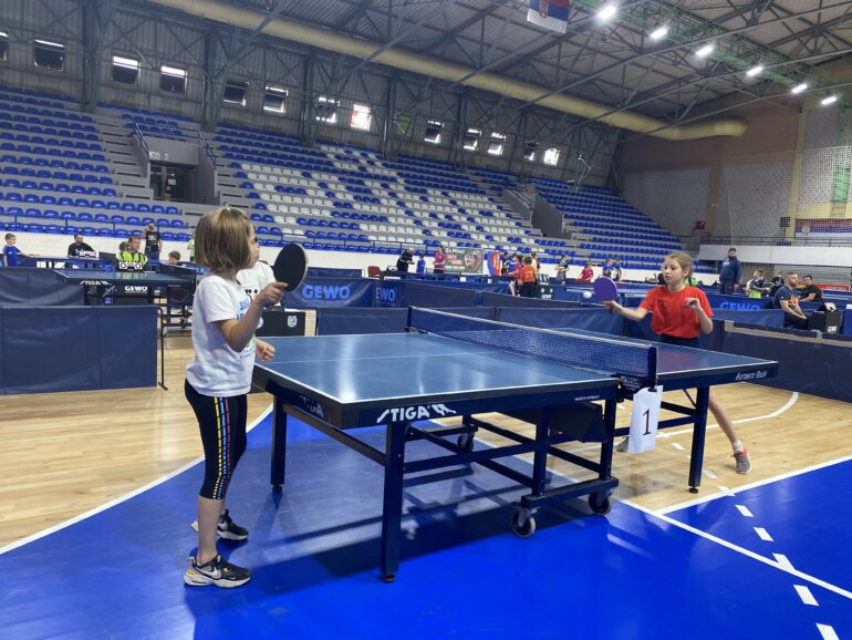 140 stonotenisera na prvom turniru u Rumi