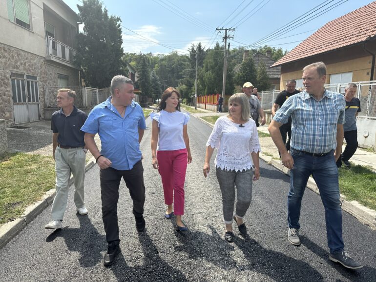 Završeni radovi na asfaltiranju ulice 16. Oкtobar u Novogradnji FOTO