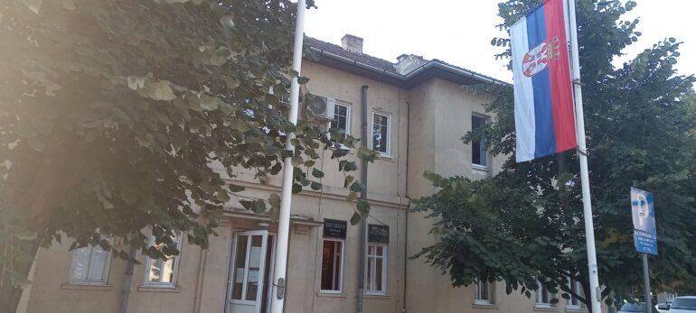 U Inđiji prepolovljen broj korisnika novčane pomoći