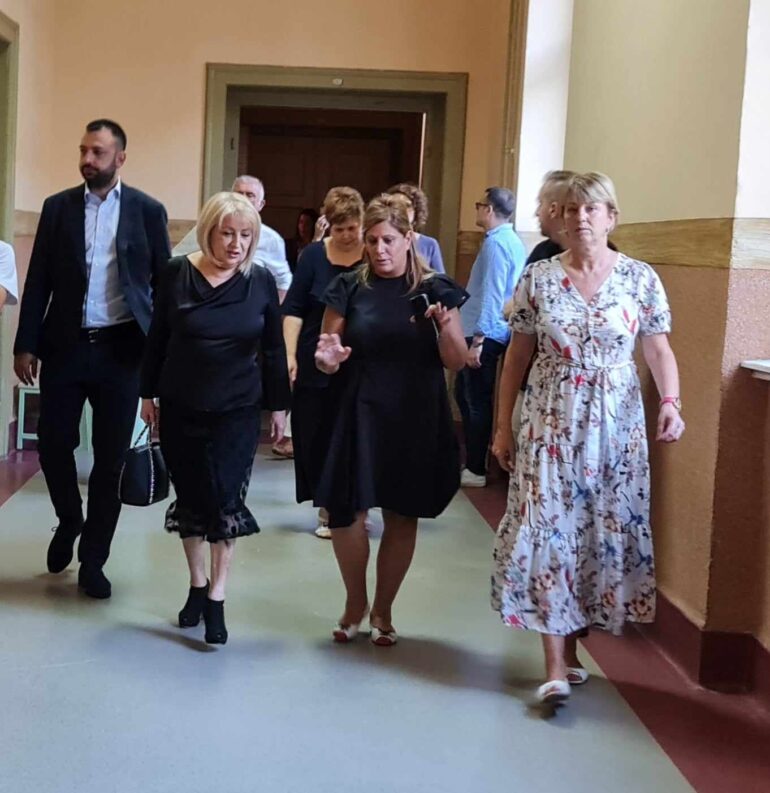 Ministarka prosvete posetila Mitrovačku gimnaziju