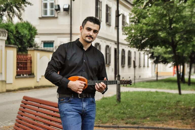 Petar Stefanjuk tamburaš iz Šašinaca- U pripremi album tamburaške muzike za RTS
