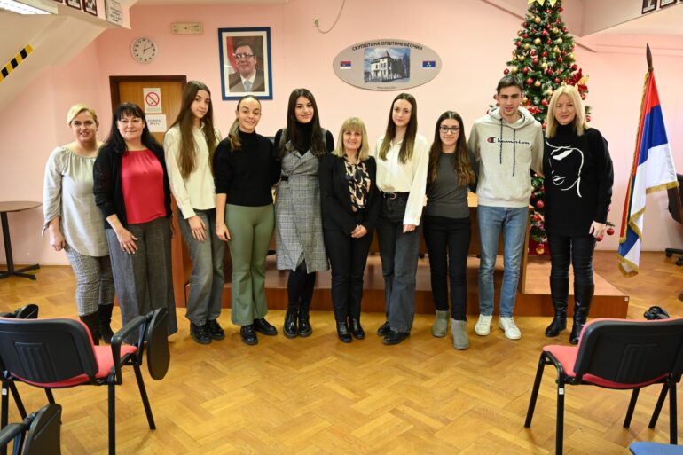 Studentima uručeni ugovori o stipendiranju