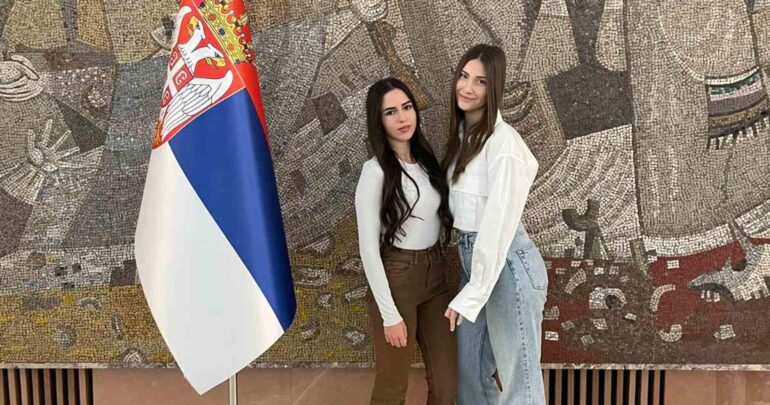 Tatjana i Lena među 112 najuspešnijih osnovaca u Srbiji