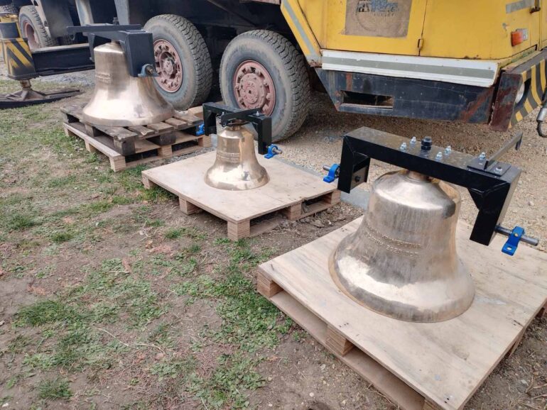 Posle mnogo godina čalmanski hram Svetog Georgija ima nova zvona