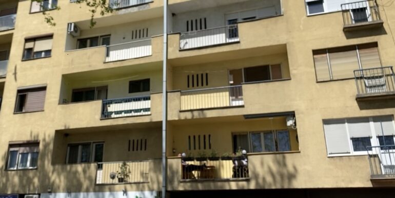 Sredstva za unutrašnje uređenje 67 stambenih zgrada u Rumi