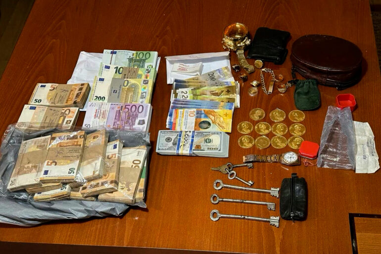 Uhapšeno 11 članova organizovane kriminalne grupe, „pali“ i Mitrovčani