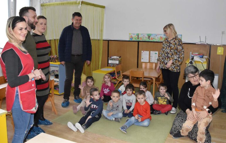 Bolji uslovi za decu u vrtiću u Deču