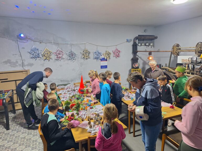 Pripadnici DVD Nikinci posvećeni najmlađima