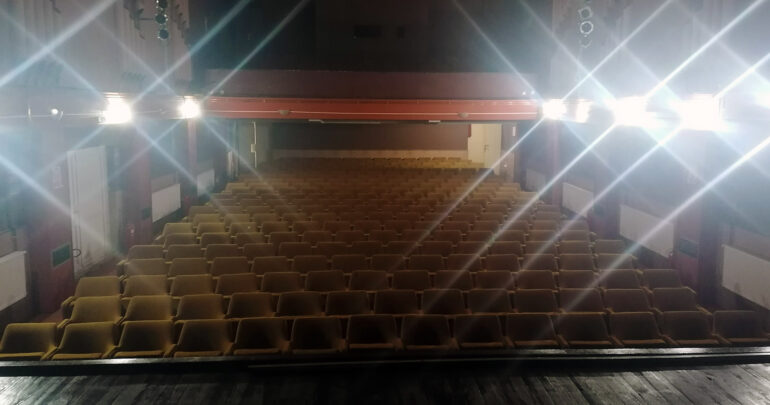 Film „Nedelja“ o Džeju Ramadanovskom pred pećinačkom publikom 16. februara