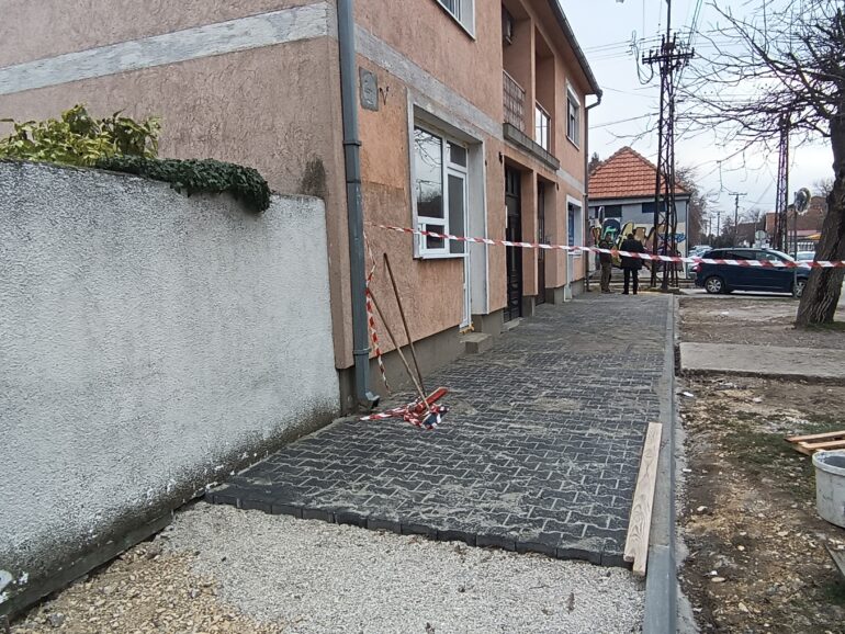 Postavljen prvi behaton na inđijskoj „Stazi zdravlja“