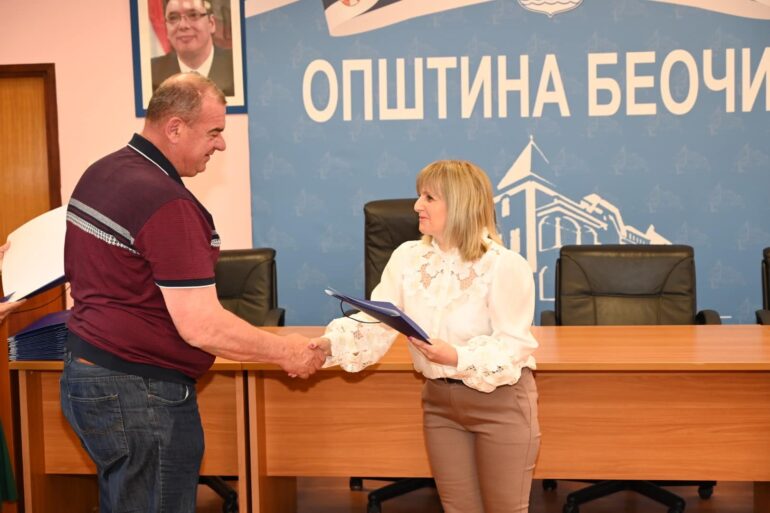 Uručeni ugovori o finansiranju projekata udruženja građana