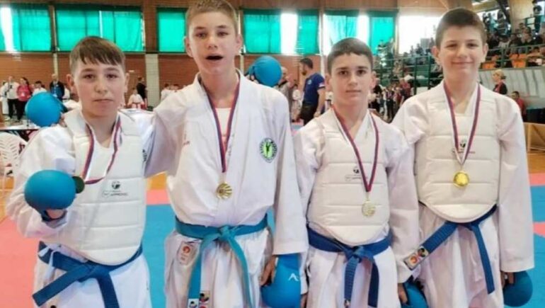 Karatisti Železničara ekipni prvaci Vojvodine u borbama