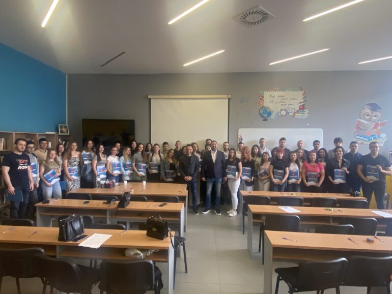 Najbolji inđijski studenti potpisali ugovore o stipendiranju