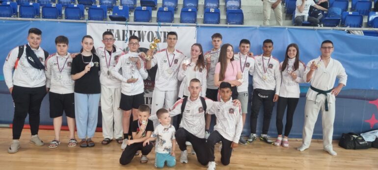 Tekvondo klub Sirmium osvojio 13 medalja na Prvenstvu Vojvodine